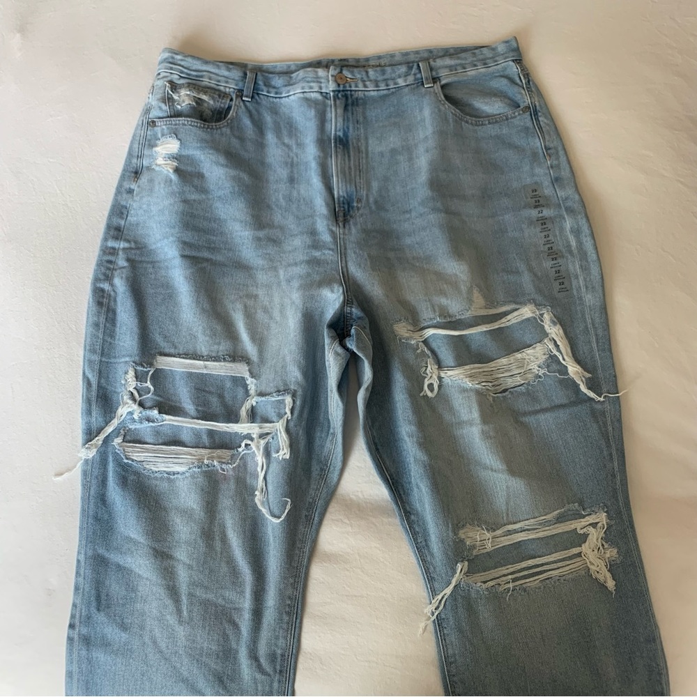 American Eagle Curvy Mom Jean